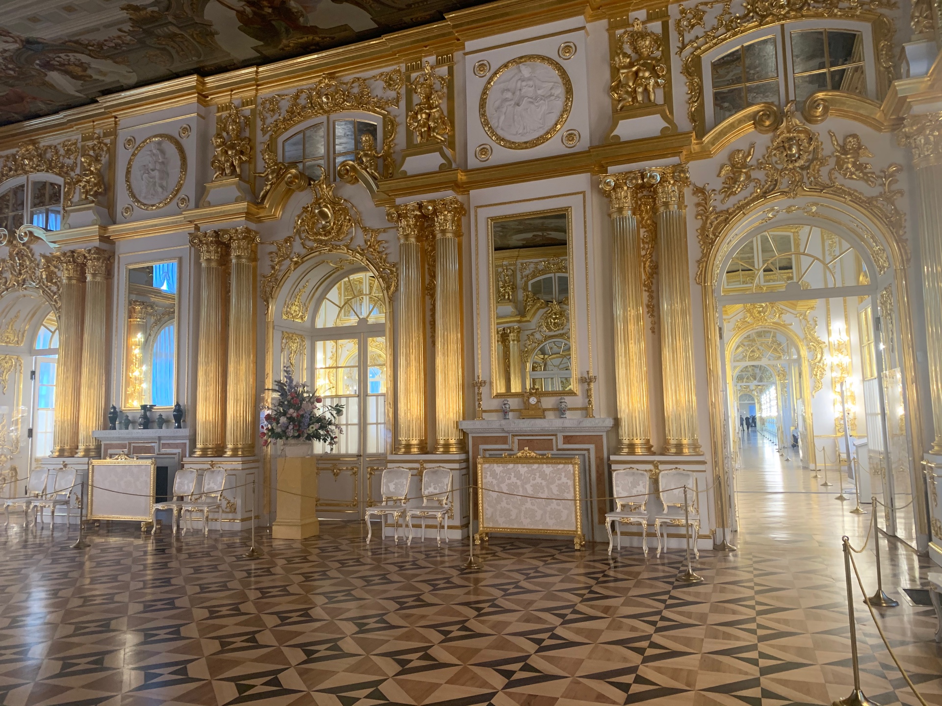 Индивидуальная экскурсия в Пушкин (дворец, Янтарная комната и парк)